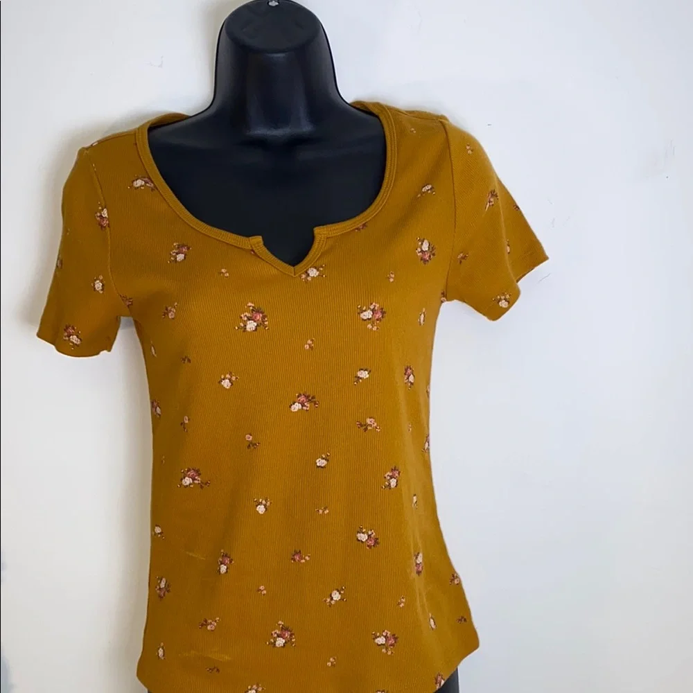 Old Navy Yellow Fitted Short Sleeve T-Shirt
